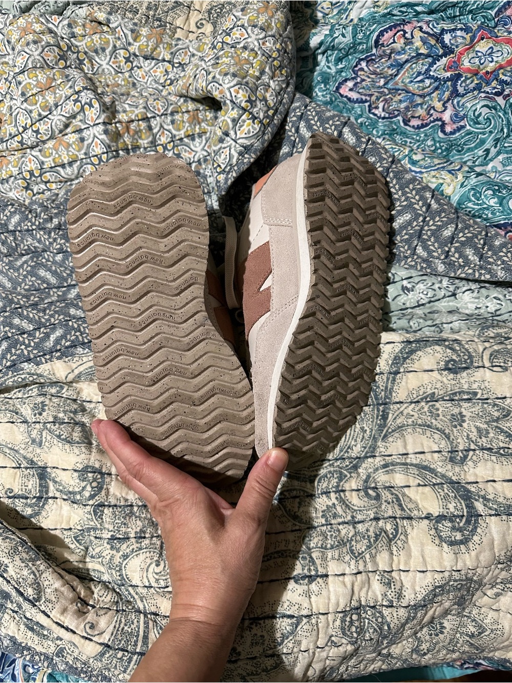 New Balance Women's Sneakers in Light Gray and Blush Pink - Picture 4 of 7